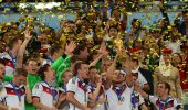 Heimisch in Fernost – Chinesen feiern den deutschen Fußball Deutscher Fußball in China, Ein Erlebnisbericht von Atlasprof Detlef Müller aus Bayern